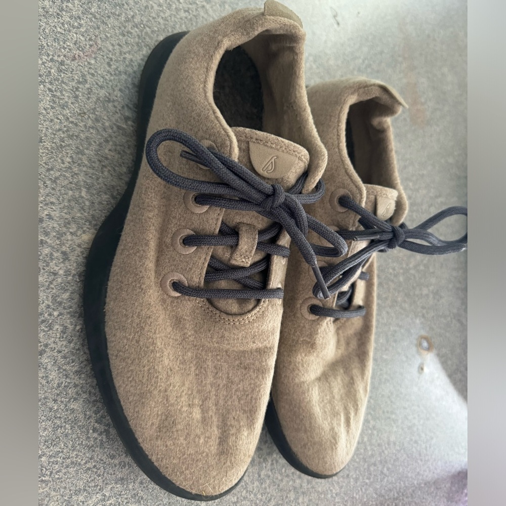 Men’s allbirds sneakers